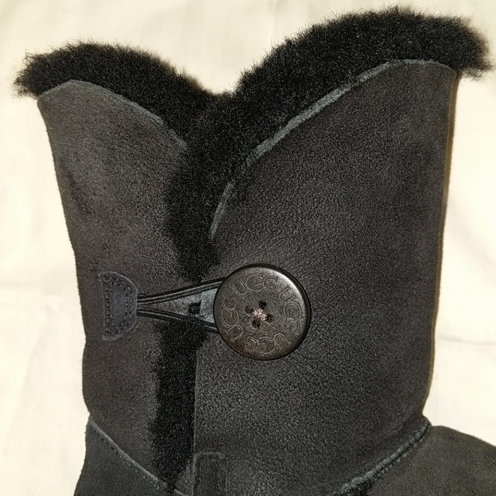 UGG Bailey Button - Picture 7 of 8